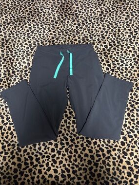 Women’s Dark Gray Active Drawstring Scrubs with Teal Accents